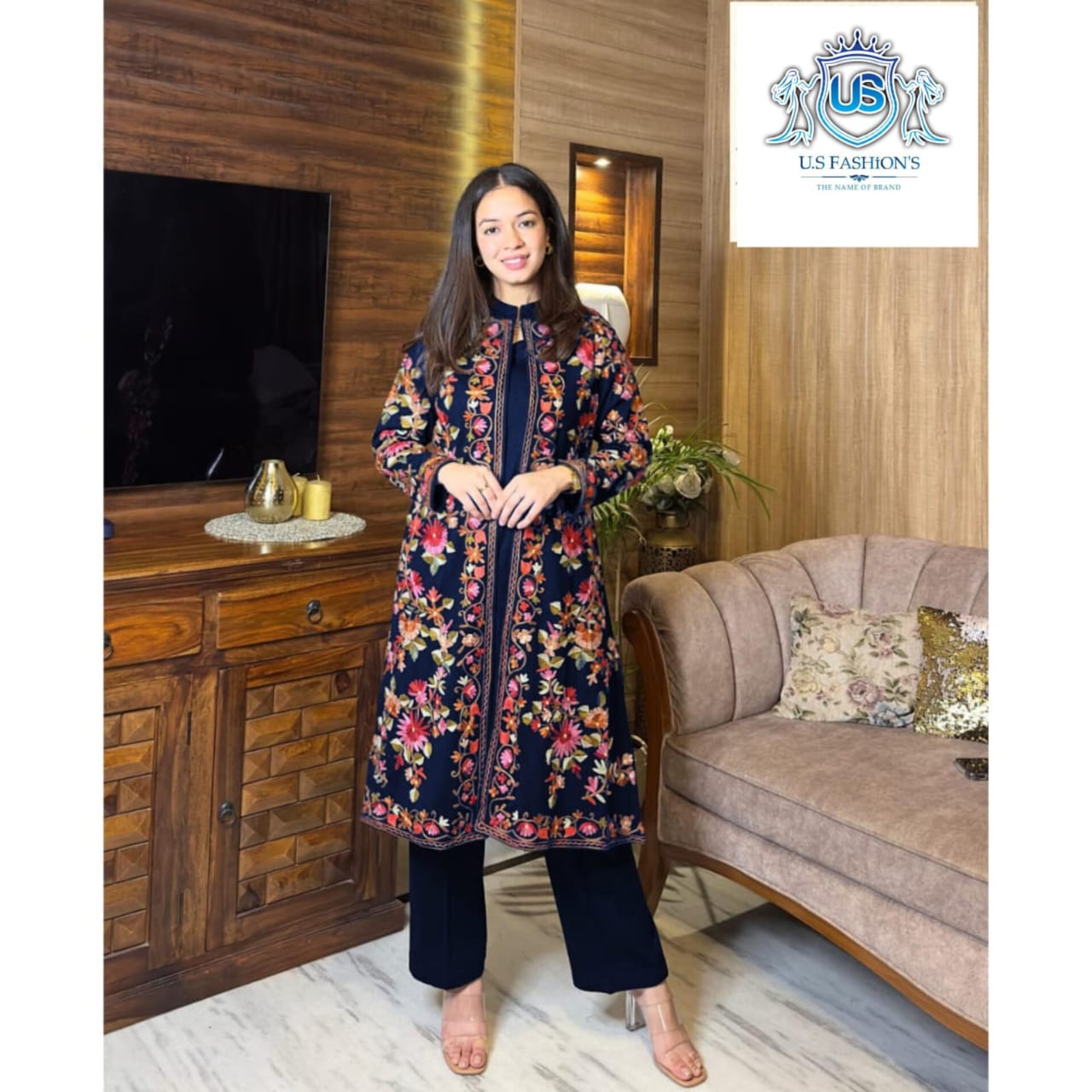 🅽🅴🆆 🅰️🆁🆁🅸🆅🅰️🅻
Front Full Heavy Embroidered Gown With Sleeveless Inner And Trouser 3Piece